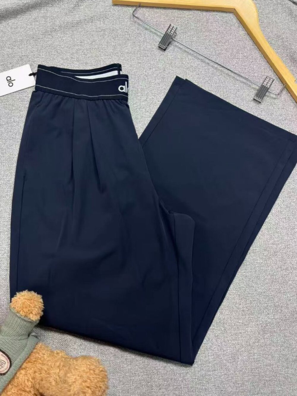 ALO Yoga Women’s Navy Wide Leg Pants 🚤Versatile Minimalist Style NWT 30" Inseam - Picture 6 of 6